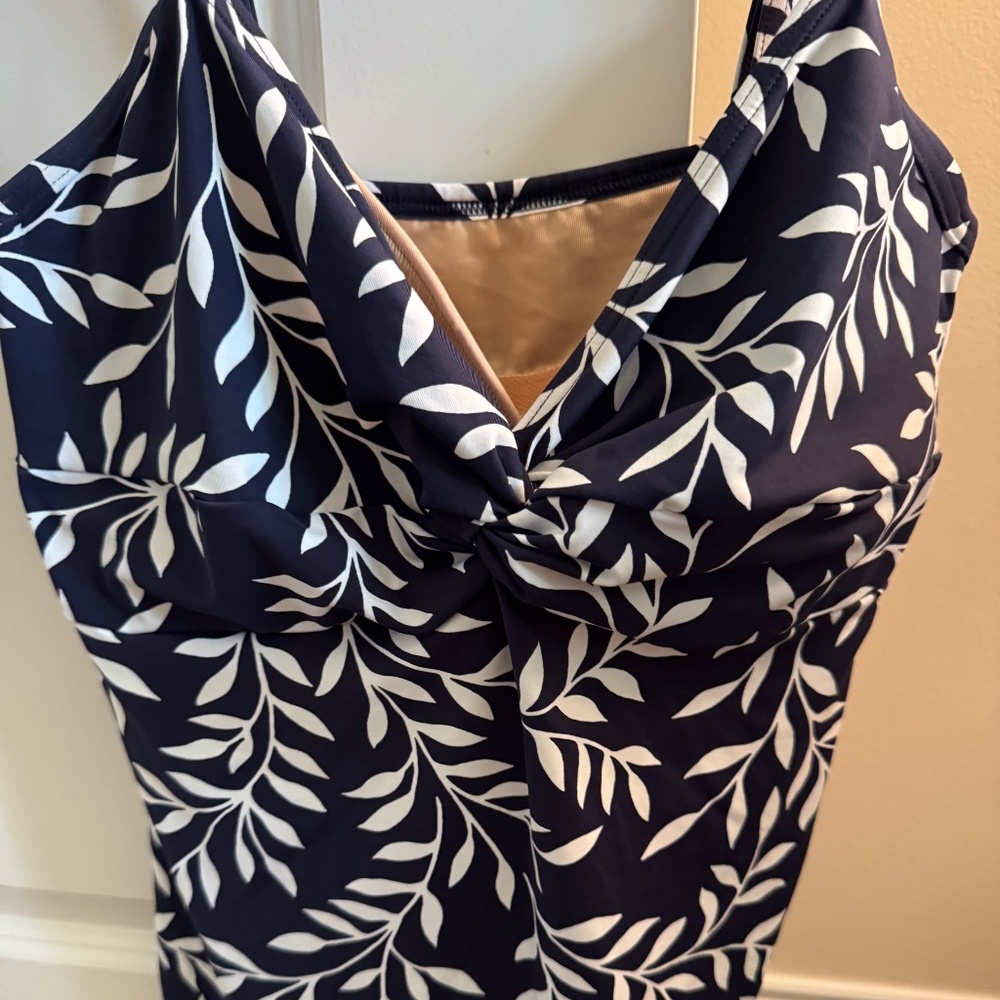 Lands End Underwire Tankini Top, Size 12